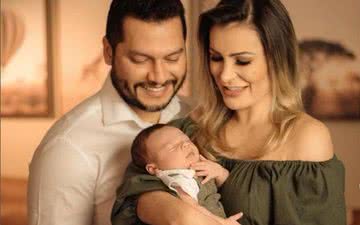 Andressa Urach, Thiago Lopes e o filho do casal, em foto recente publicada no Instagram - Reprodução/Instagram/andressaurachoficial