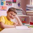 Incentivar a empatia também impulsiona a criança estar mais engajada na hora de aprender - iStock