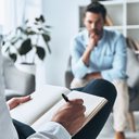 A Terapia Cognitiva Comportamental (TCC) ajuda a alterar visões excessivamente negativas - iStock