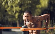 Veja como treinar no fim de ano com a calistenia - iStock