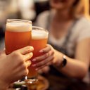 Em vez de beber, exercícios físicos ou meditação podem melhorar a ansiedade - iStock