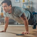 Aprenda variações de flexão para fazer em casa - iStock
