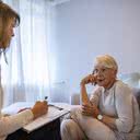 Estudos têm mostrado que a depressão nos mais velhos é um fator de risco para demência - iStock