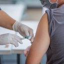 Vale lembrar que, mesmo após a segunda dose da vacina, ainda serão necessários alguns cuidados - iStock