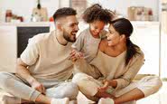 Quem se sente feliz tem menos problemas de saúde, menor risco de depressão e vida mais longa - iStock