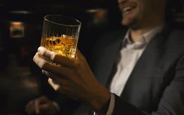 Whisky e outros destilados deixam as pessoas mais agitadas? Veja a resposta - iStock