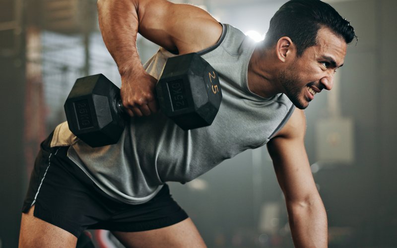 Alternar dias de maior e menor ingestão de carboidratos pode acelerar a queima de gordura - iStock