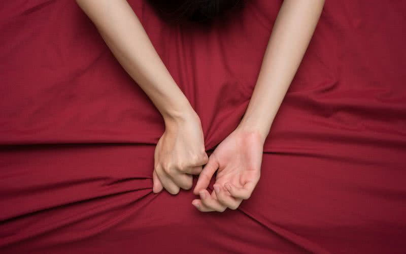 Muitas mulheres só conseguem chegar ao orgasmo de uma forma, explica ginecologista - iStock