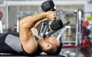 Tríceps testa é um ótimo exercício para braços mais fortes - iStock