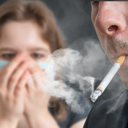 O ideal para quem não fuma e convive com fumantes é conversar e chegar a um acordo - iStock