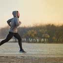Praticar atividades como a corrida em dias mais frios facilita a eliminação do calor - iStock