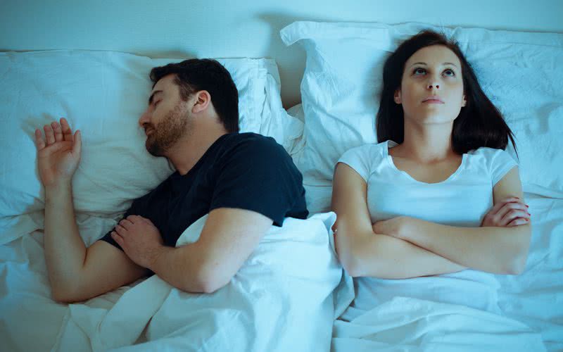 Se o seu namorado pega no sono depois do orgasmo, em vez de tentar acordar ele, que tal embarcar nessa? - iStock