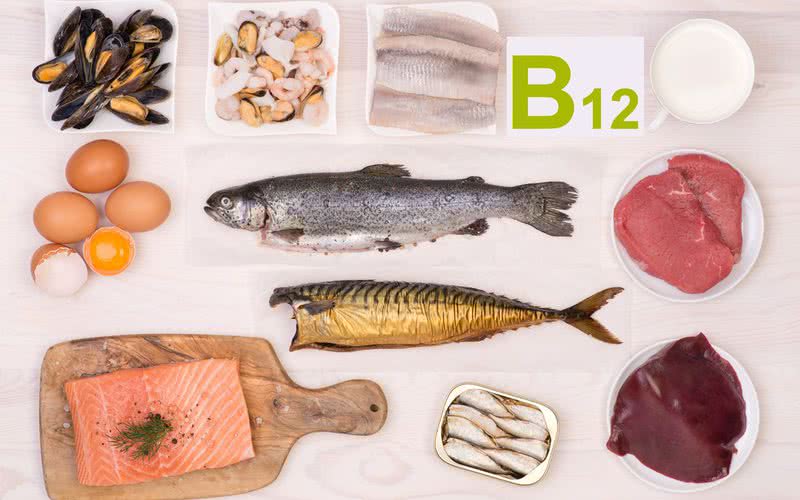 Peixes, carnes, aves, ovos, leite e outros produtos lácteos fornecem a vitamina B12 - iStock