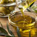 Médicos devem ensinar pacientes a substituírem certas gorduras por azeite, segundo os pesquisadores - iStock