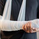 O aumento da fragilidade óssea em pacientes com diabetes tipo 2 pode estar ligado a vários fatores - iStock