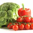 Brócolis, tomates e pimentões são exemplos de alimentos anti-inflamatórios - iStock