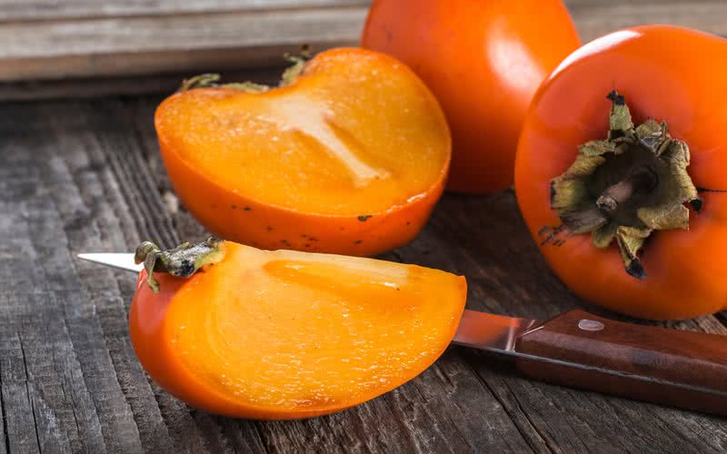 Caqui é uma das frutas mais típicas do outono; é rico em potássio, vitaminas e carotenoides - iStock
