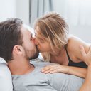 Dar beijos com mais frequência, tornando isso comum novamente, pode reacender sentimentos românticos - iStock