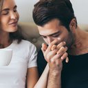 A proximidade física pode ajudar a nutrir todos os tipos de intimidade, não apenas a física - iStock