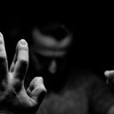 Eles também podem se perguntar se havia algo que poderiam ter feito para evitar o evento traumático - iStock