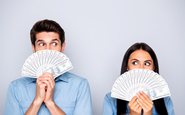 Pesquisadores querem saber se pessoas com mais recursos financeiros estão mais satisfeitas com a vida de solteiro - iStock
