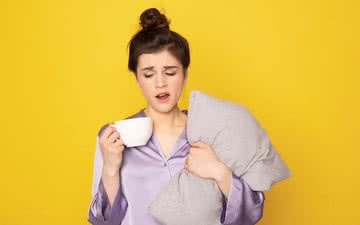 Tomar algumas xícaras de café pode te deixar alerta, mas não exagere ou beba perto da hora de dormir - iStock