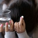 Mesmo que pessoas tenham o mesmo tipo de depressão, podem responder de forma diferente à medicação - iStock