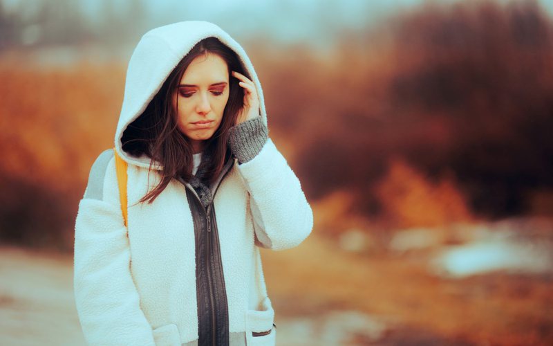 Tristeza está associada à pouca luminosidade e menor exposição ao sol, que interferem na produção de serotonina - iStock