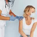 O ideal é tomar a vacina antes mesmo do início do outono, quando a temperatura costuma cair - iStock