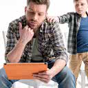 Pais imaturos e indisponíveis emocionalmente podem deixar os filhos inseguros - iStock