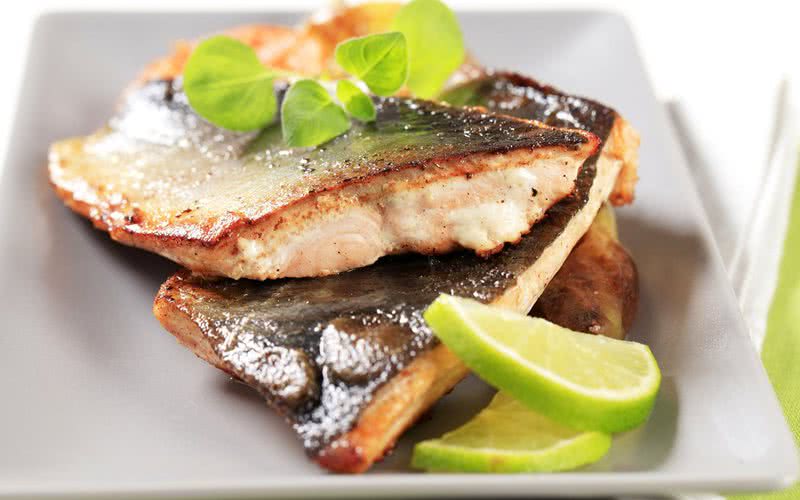Comer duas ou mais porções de peixe por semana está associado a menos lesões cerebrais - iStock