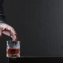 As pessoas que convivem com quem bebe em excesso também sofrem com os malefícios do álcool - iStock