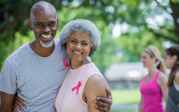 Outubro é o mês da sensibilização para a luta contra o câncer da mama - iStock