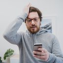 Leitor de 27 anos reclama de falta de memória - iStock