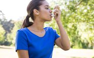 A doença é mais comum entre os adolescentes, e os sintomas podem piorar à noite, no inverno ou com exercícios - iStock