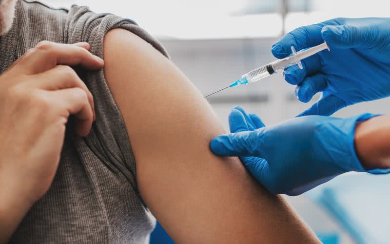 Os efeitos colaterais da vacina são mínimos e não devem gerar preocupação - iStock