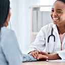 Pacientes que tiveram um médico ao lado experimentaram consistentemente uma dor mais leve - iStock