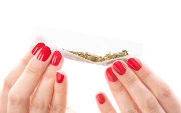 Pesquisa descobriu que 14,6% das adolescentes grávidas de 12 a 17 anos nos EUA relataram usar cannabis durante a gravidez - iStock