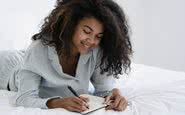Passar algum tempo escrevendo uma lista de tarefas pode ajudar a cair no sono, segundo estudos - iStock