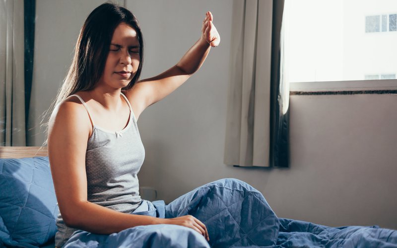 A dificuldade para fazer as coisas e até raciocinar ao acordar é chamada de "inércia do sono" - iStock
