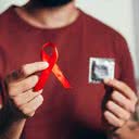 No dia 1º de dezembro é celebrado o Dia Mundial de Luta contra a Aids para conscientizar sobre a prevenção da doença - iStock