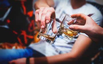 Estima-se que o consumo de álcool seja responsável por cerca de 3 milhões de mortes por ano no mundo - iStock
