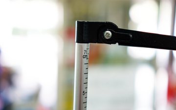 Para os meninos, costuma-se acrescentar de 5 a 10 cm sobre a média de altura dos pais - iStock