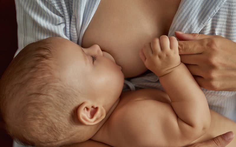 Segundo o Ministério da Saúde, o aleitamento materno deve ser exclusivo até os seis meses de vida - iStock