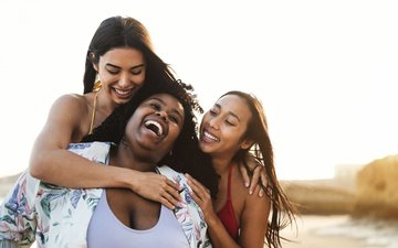 Atração platônica é quando você tem um relacionamento não romântico e não sexual com alguém, como com seus amigos - iStock