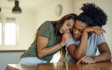 Se você não se sente amado, talvez esteja procurando no lugar errado - iStock