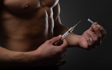 Após interromper o uso de anabolizantes, homens tiveram piora da função sexual e sintomas depressivos - iStock
