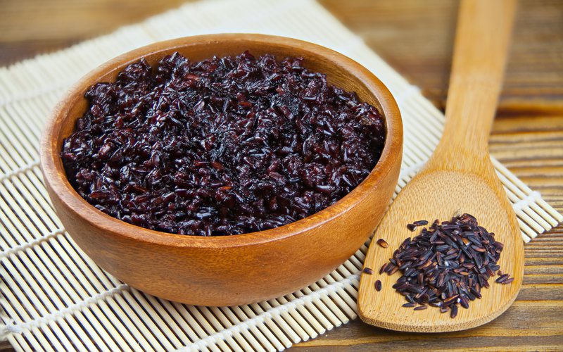 O consumo de arroz preto ajuda a evitar picos de glicose, ajudando quem tem diabetes ou pré-diabetes - iStock