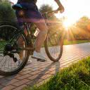 Andar de bicicleta pode ajudar a melhorar a saúde mental, a coordenação motora e o equilíbrio - iStock