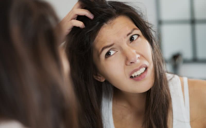 Embora lavar o cabelo possa parecer uma atividade simples, existem alguns erros que muita gente comete - iStock